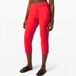 Lululemon On the Fly Crop *23" Carnation Red Size 10